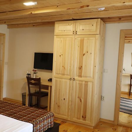 Guest House Epochs Since 1871 Lyaskovets Pokoj fotografie