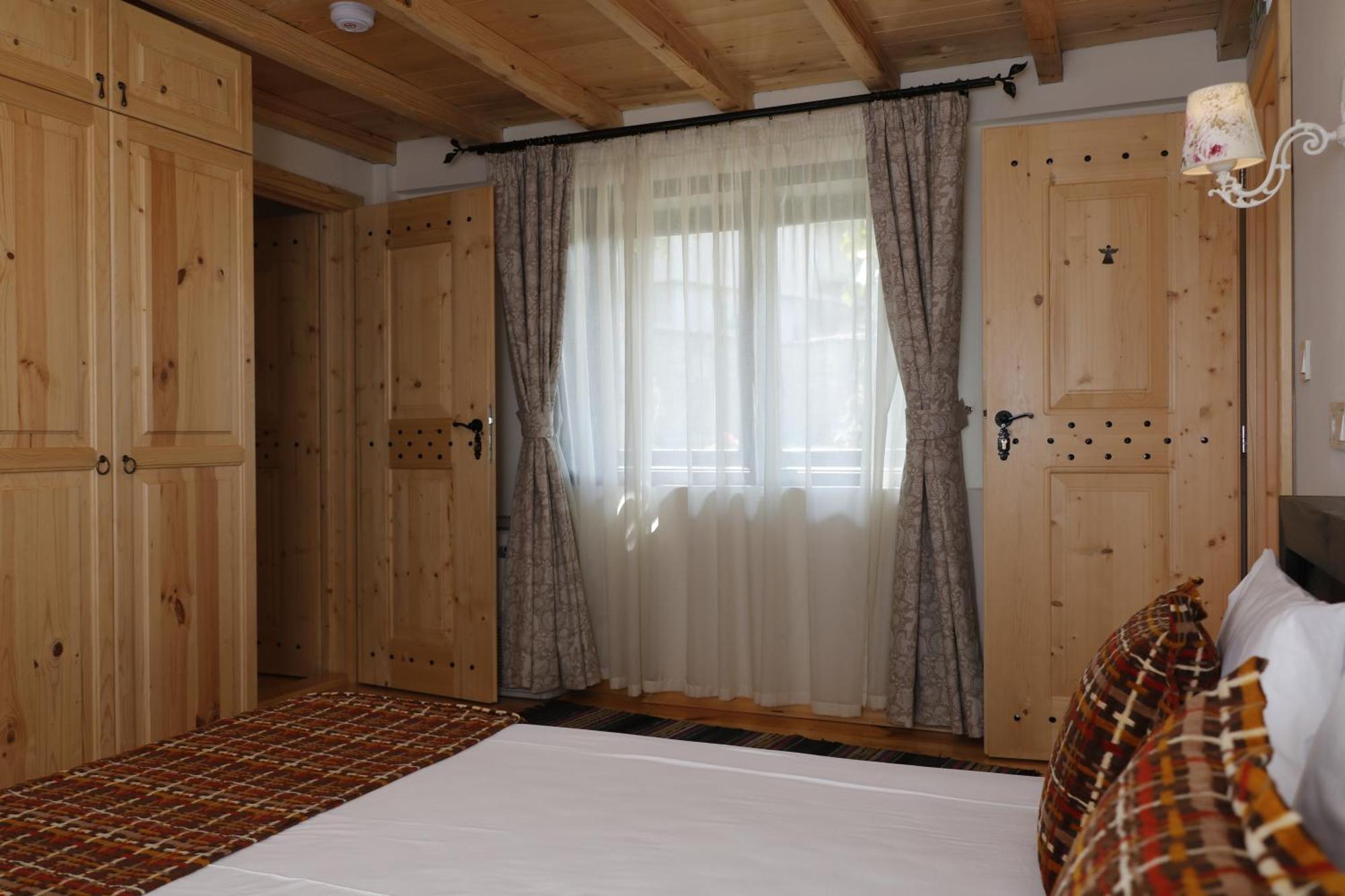Guest House Epochs Since 1871 Lyaskovets Pokoj fotografie