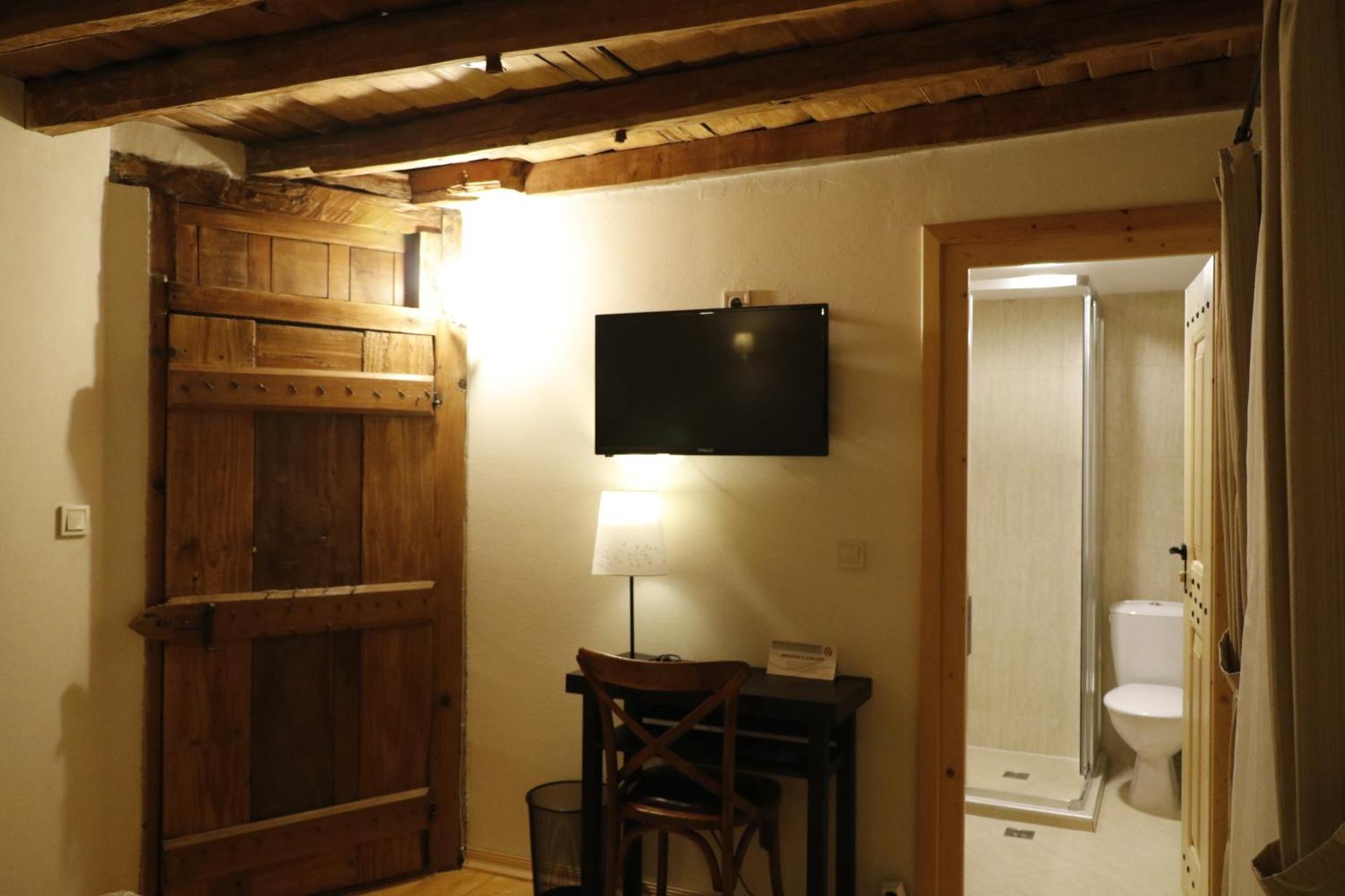 Guest House Epochs Since 1871 Lyaskovets Pokoj fotografie